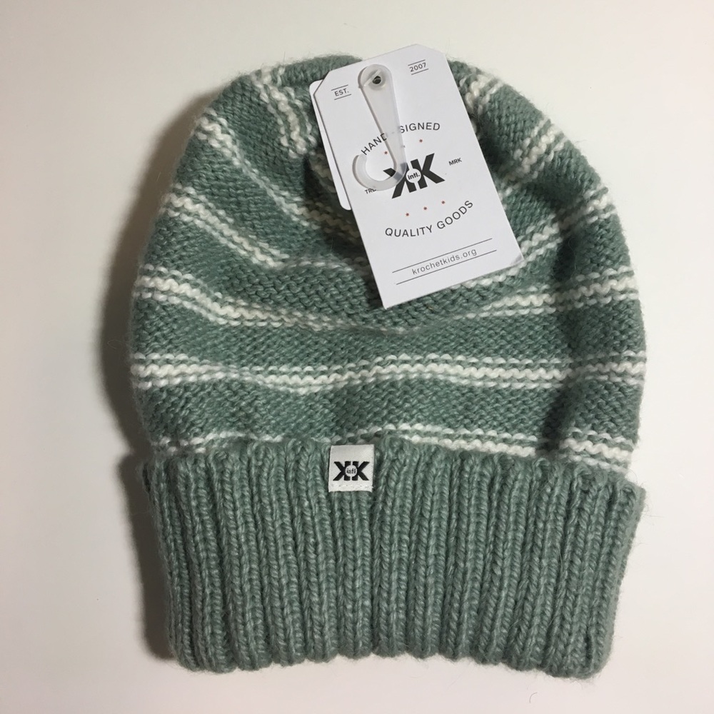 Adorable NWT winter hat- green and white striped
